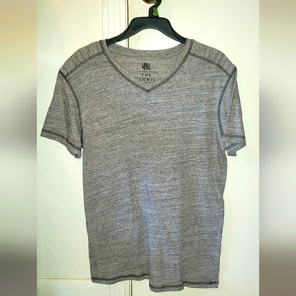 BRAND NEW Rock Republic V neck